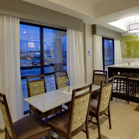 Holiday Inn Express Hotel & Suites Meadowlands Area By Ihg Carlstadt Buitenkant foto