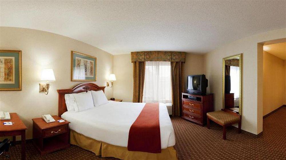 Holiday Inn Express Hotel & Suites Meadowlands Area By Ihg Carlstadt Buitenkant foto