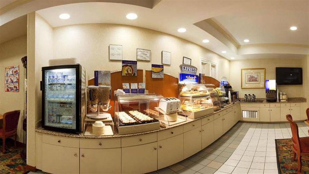 Holiday Inn Express Hotel & Suites Meadowlands Area By Ihg Carlstadt Buitenkant foto