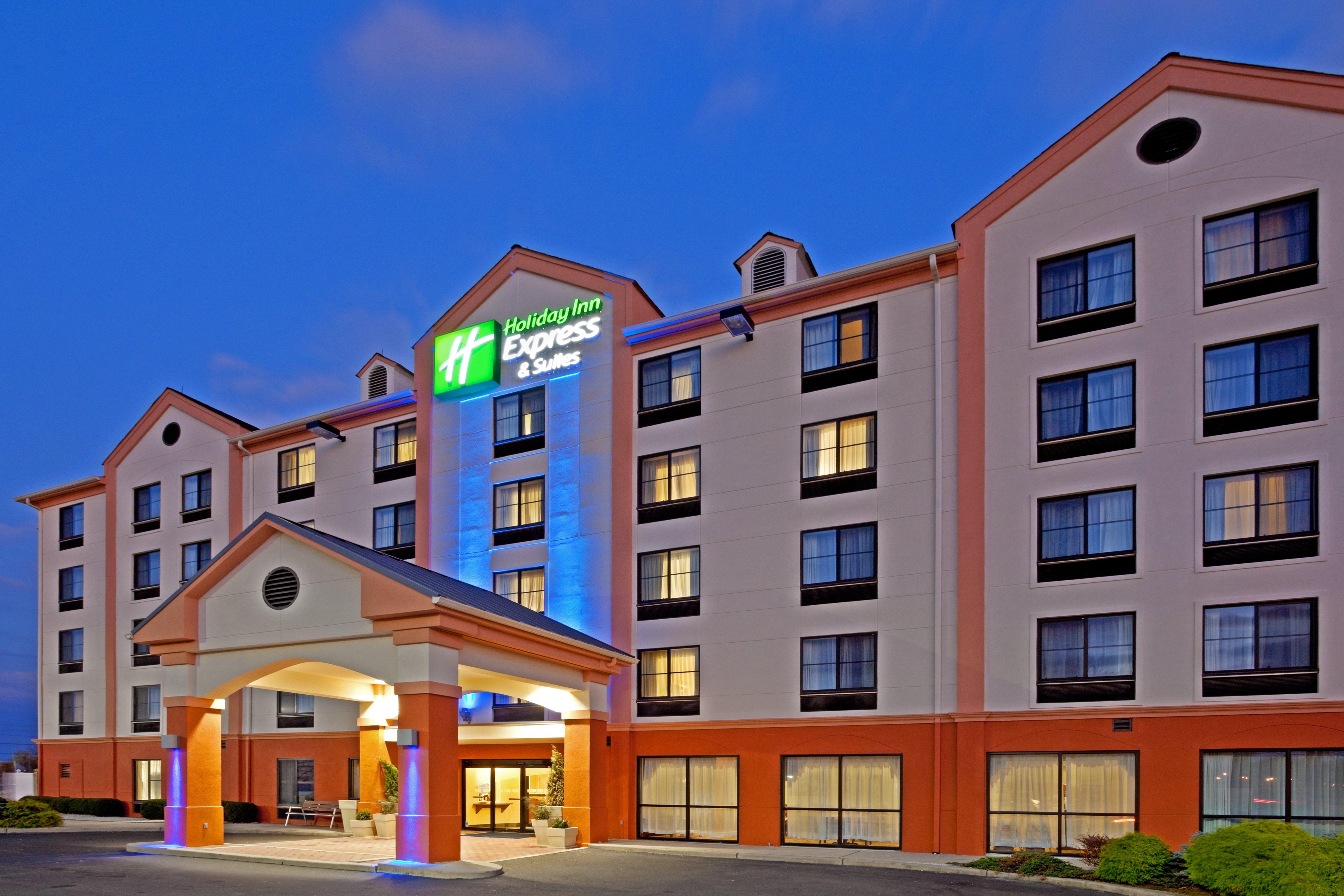 Holiday Inn Express Hotel & Suites Meadowlands Area By Ihg Carlstadt Buitenkant foto