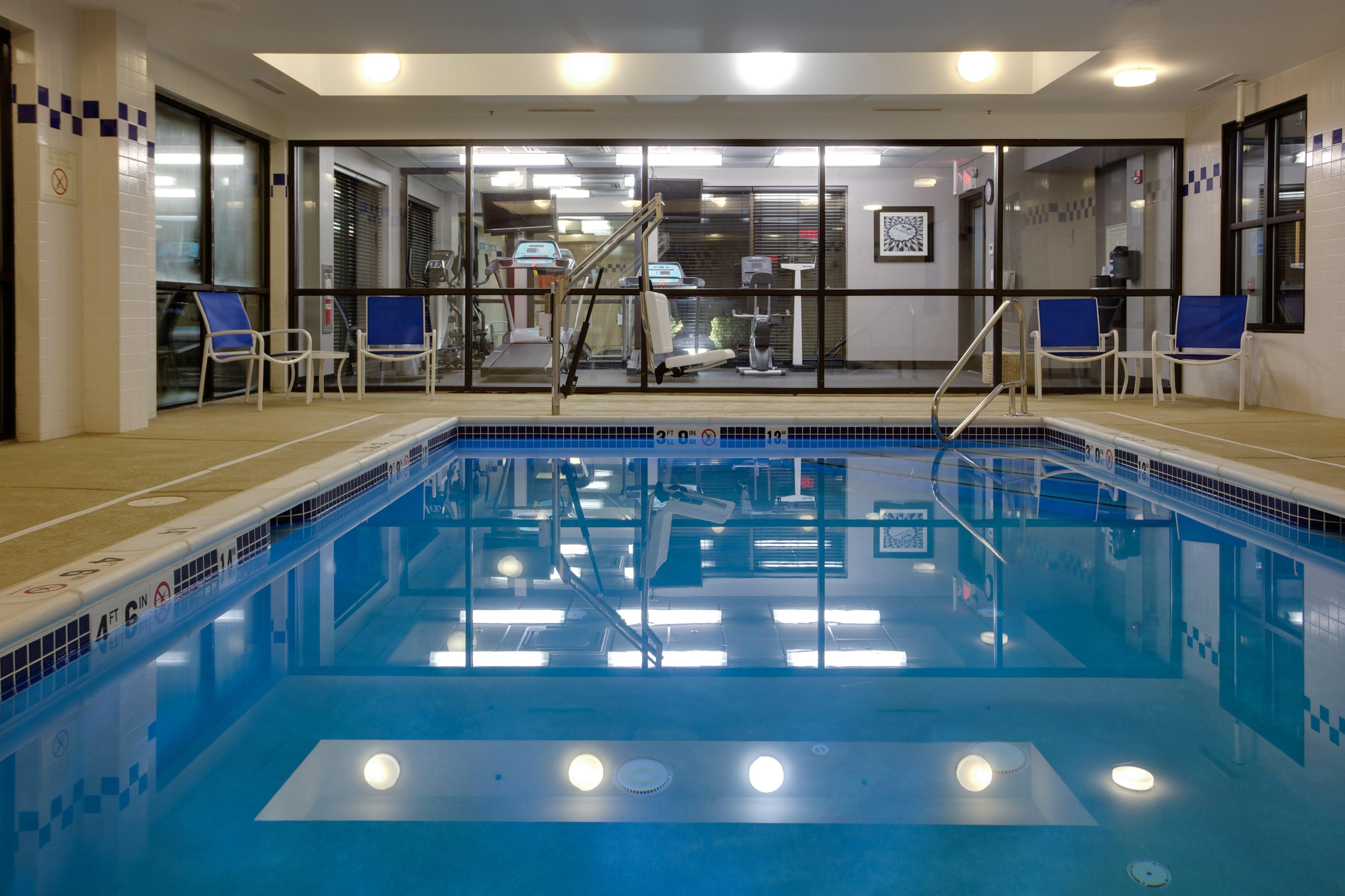 Holiday Inn Express Hotel & Suites Meadowlands Area By Ihg Carlstadt Buitenkant foto