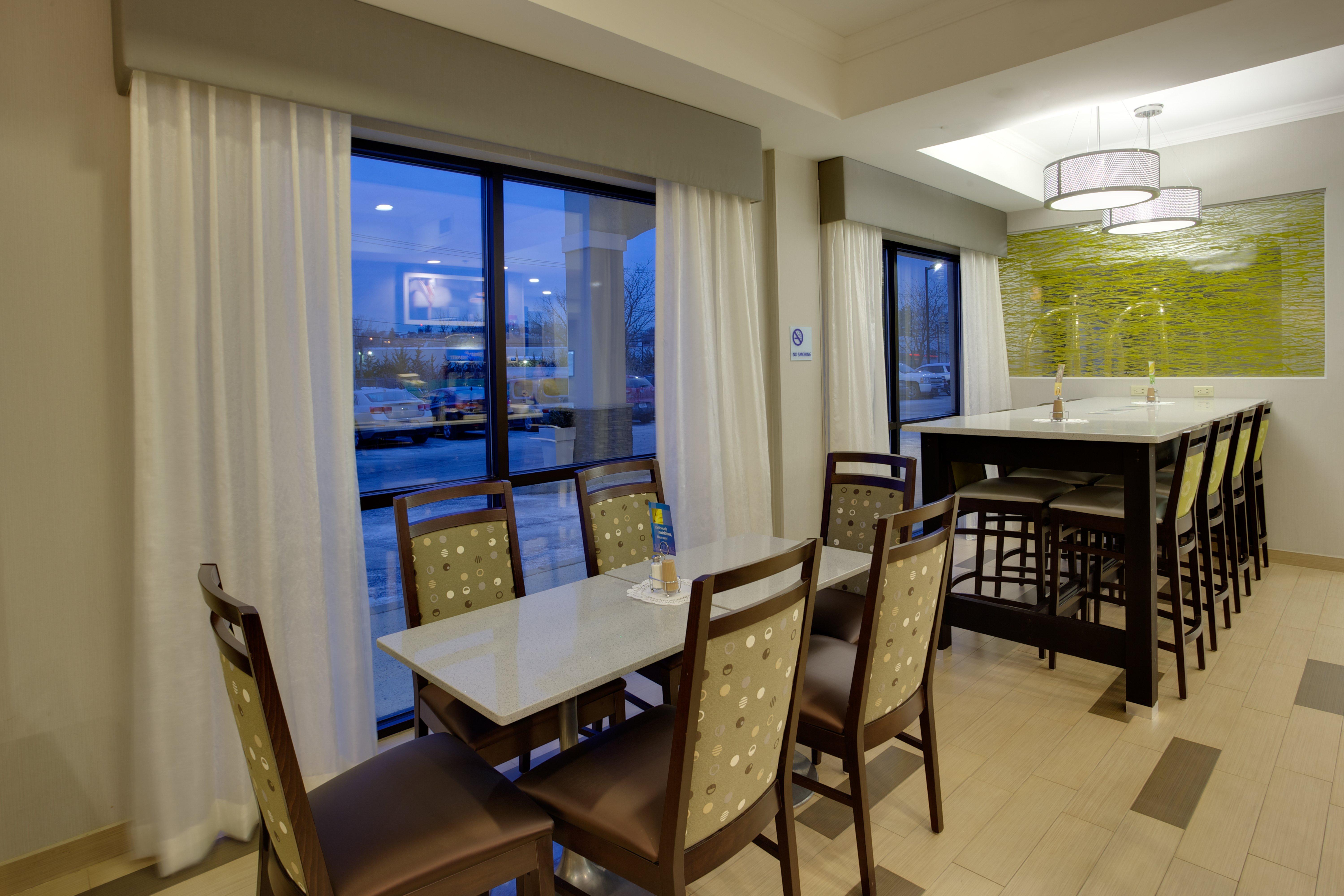 Holiday Inn Express Hotel & Suites Meadowlands Area By Ihg Carlstadt Buitenkant foto