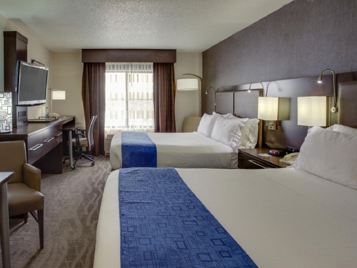 Holiday Inn Express Hotel & Suites Meadowlands Area By Ihg Carlstadt Buitenkant foto