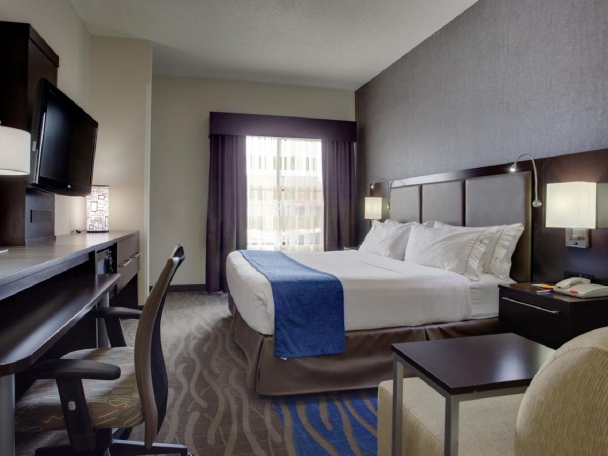 Holiday Inn Express Hotel & Suites Meadowlands Area By Ihg Carlstadt Buitenkant foto